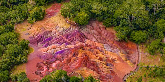 Seven Coloured Earths Chamarel